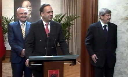 Eurodeputeti heziton të mbrojë Ramën për bllokimin e votimit në PS