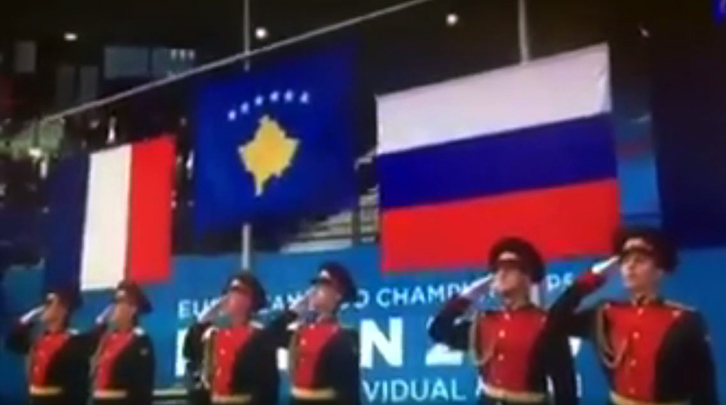 VIDEO/ Majlinda Kelmendi bën Rusinë që ta nderojë himnin dhe flamurin e Kosovës