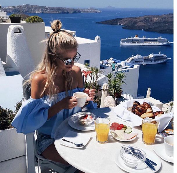 Ҫfarë duhet dhe nuk duhet t’u bësh flokëve para se të shkosh në plazh