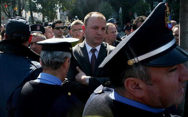 Tiranë, për  mbi 500 ndërtime pa leje, Prokuroria dërgon në gjyq Florenc Hoxhën dhe 27 inspektorë