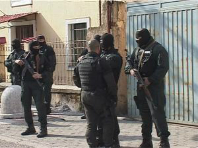 Tiranë, arrestohen për korrupsion dy drejtues policise të Repartit FNSH