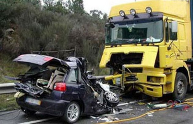 Aksident në autostradën Tiranë-Durrës, një person në gjendje të rëndë