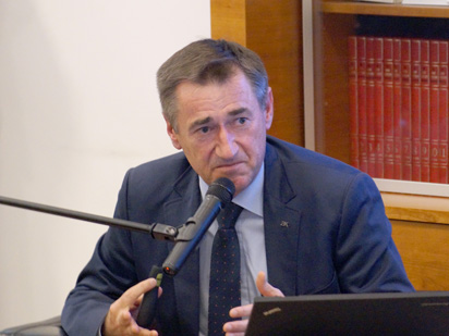 Nëndrejtori i Policisë austriake: Qytetarët të mos mashtrohen, nuk ka shanse për azil në Austri e Gjermani