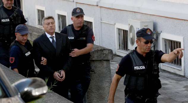 ZBULOHET DOKUMENTI/Banka Qendrore korrigjon rregulloren që çoi në burg Fullanin