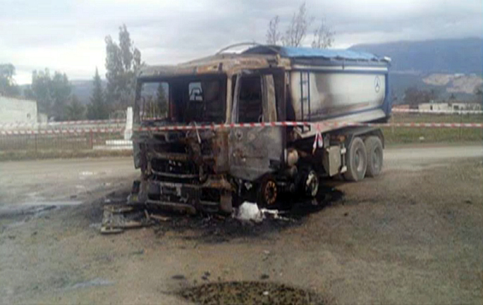 Fushë Krujë, i zënë pritë dhe i djegin kamionin