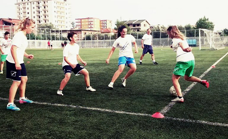 FOTO/ Një femër futbolliste nga Fieri gati të drejtoj një ekip meshkujsh në Superiore