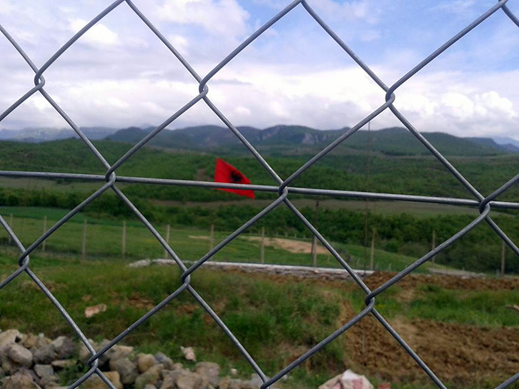 FLUTURA AÇKA/ Lutje Kryeministrit tim