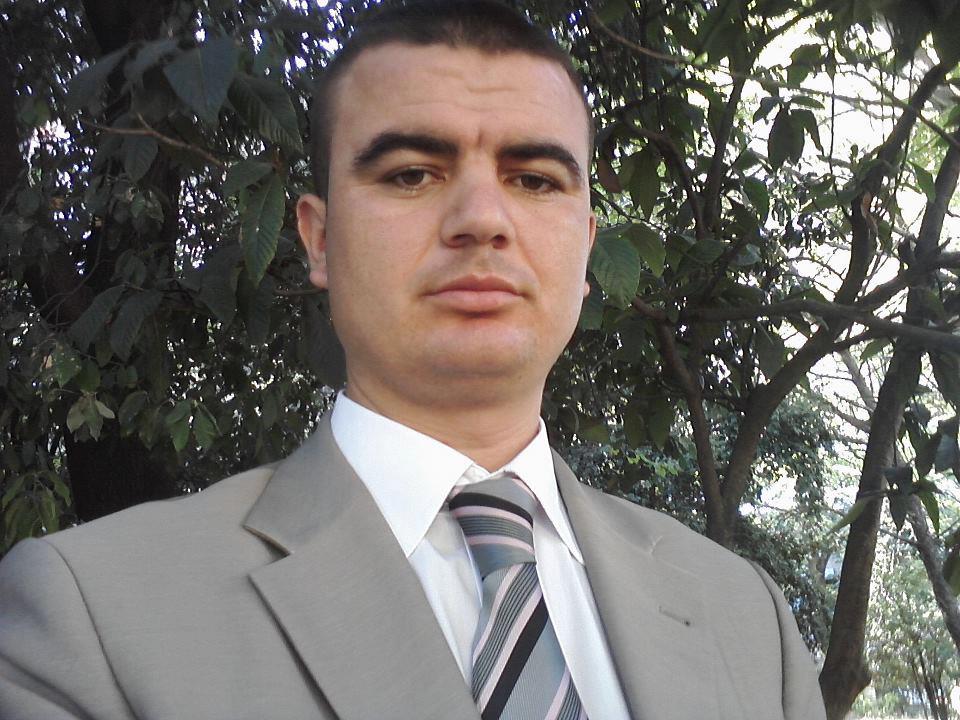 Gardisti vrasës, foto të një femre tjetër në portofol