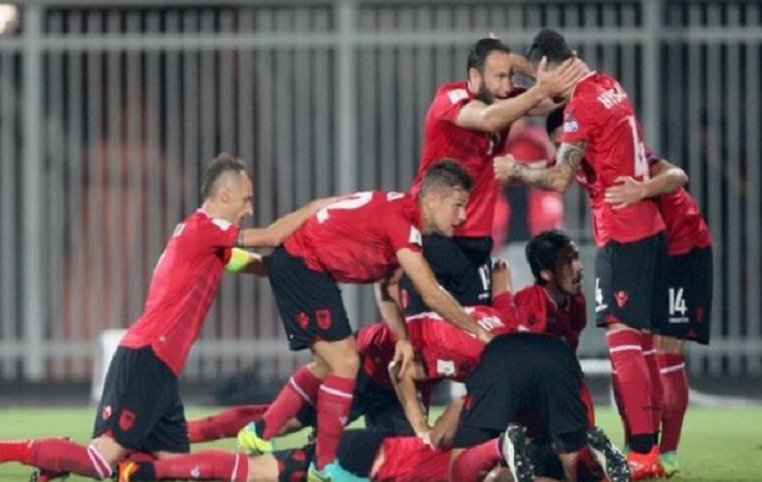 SHPËRTHEN STADIUMI “LORO BORIÇI”/ Shqipëria fiton ndaj Maqedonisë, Balaj “bekon” me një tjetër gol kombëtaren