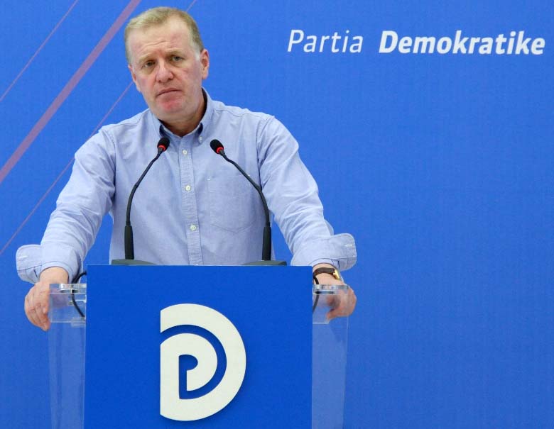 Pollo: Me mbrojtjen e Sejdinit, Rama frymëzues i shantazhimit të medias