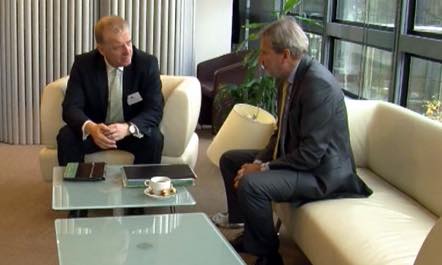 Genc Pollo me Johannes Hahn: Shqetësim në Bruksel për lirinë e medias në Shqipëri