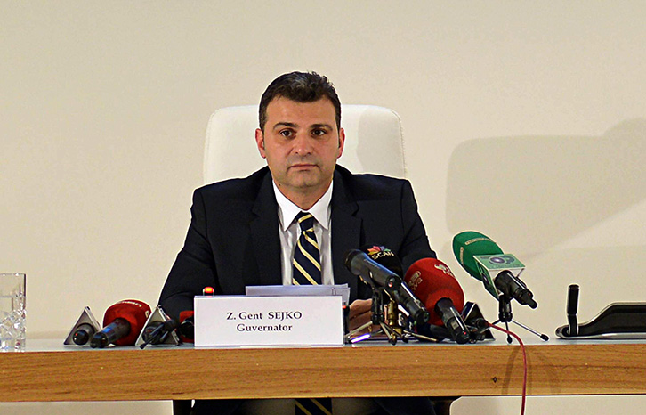 Bo…, bo…, në dorë të kujt është sistemi bankar…!