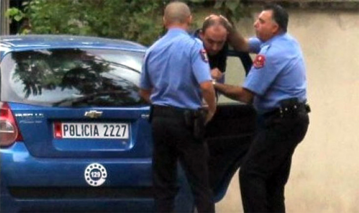 Post protesta, “ia këndoi Ramës”, shoqërohet nga policia Gentian Gjonaj