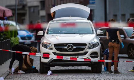 Luftë bandash në Gjermani, 3 të plagosur pranë një komisariati policie