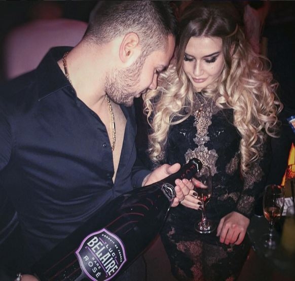 5 muaj pas vrasjes së babait në mes të Bllokut, Jurgen Kurti i është rikthyer jetës së luksit