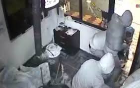 Grabitet me armë zjarri karburanti pranë Selitës në Tiranë