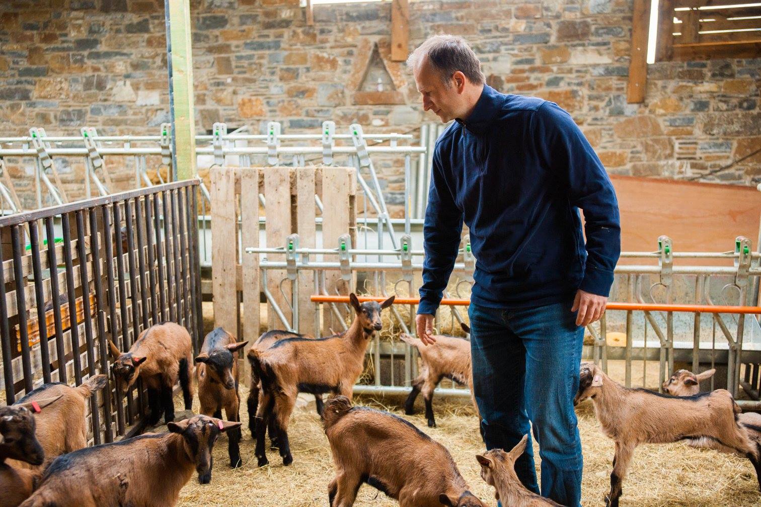 Gjergj Bojaxhi nis mbledhjen e firmave për partinë e tij