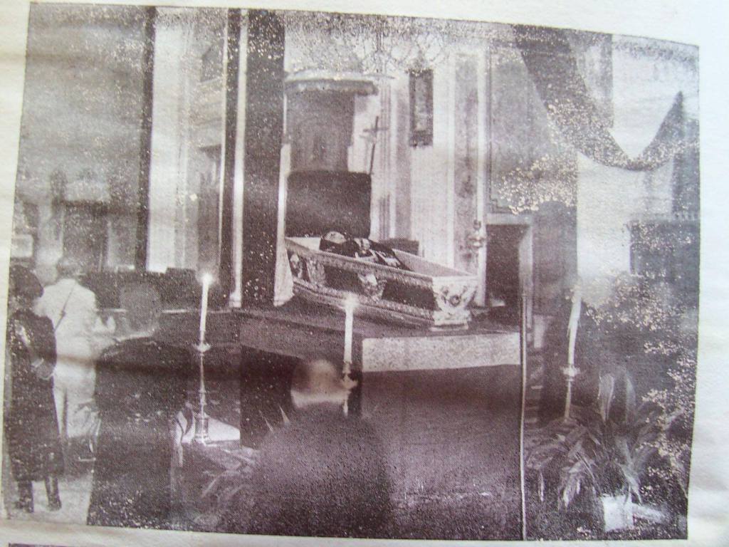 SPECIALE/Foto të rralla nga funerali i Atë Gjergj Fishtës