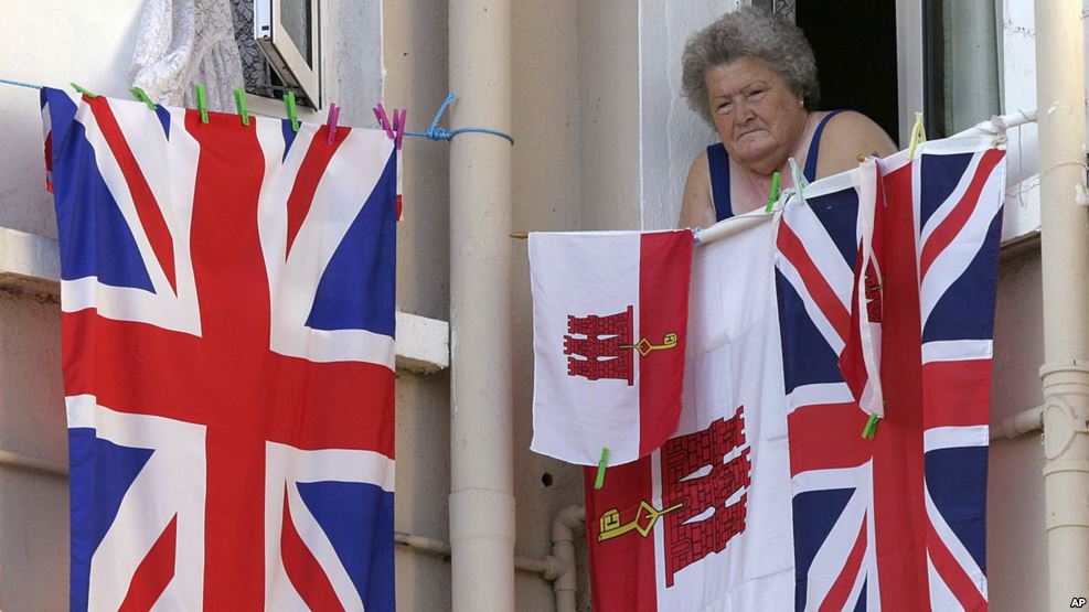 BREXIT/ Rikthehet konflikti Britani – Spanjë për gadishullin e Gjibraltarit