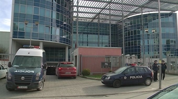 Gjykata e Krimeve të Rënda verfikon masat e sigurisë dhe lë në burg 5 “gjobëvënësit”