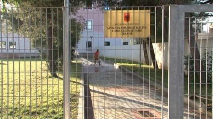 PD ankimon në gjykatë rritjen e çmimit t ë biletës