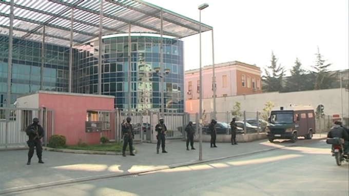 HETIMI I PROKURORISË/Gjyqtari Çobo, 300 telefonata për favor seksual