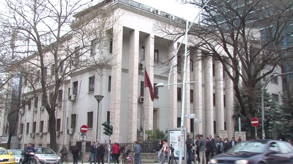 SKANDALI NË GJYKATËN E LARTË/Gjykatësja Majlinda Andrea, 50 mijë euro për një proces gjyqësor