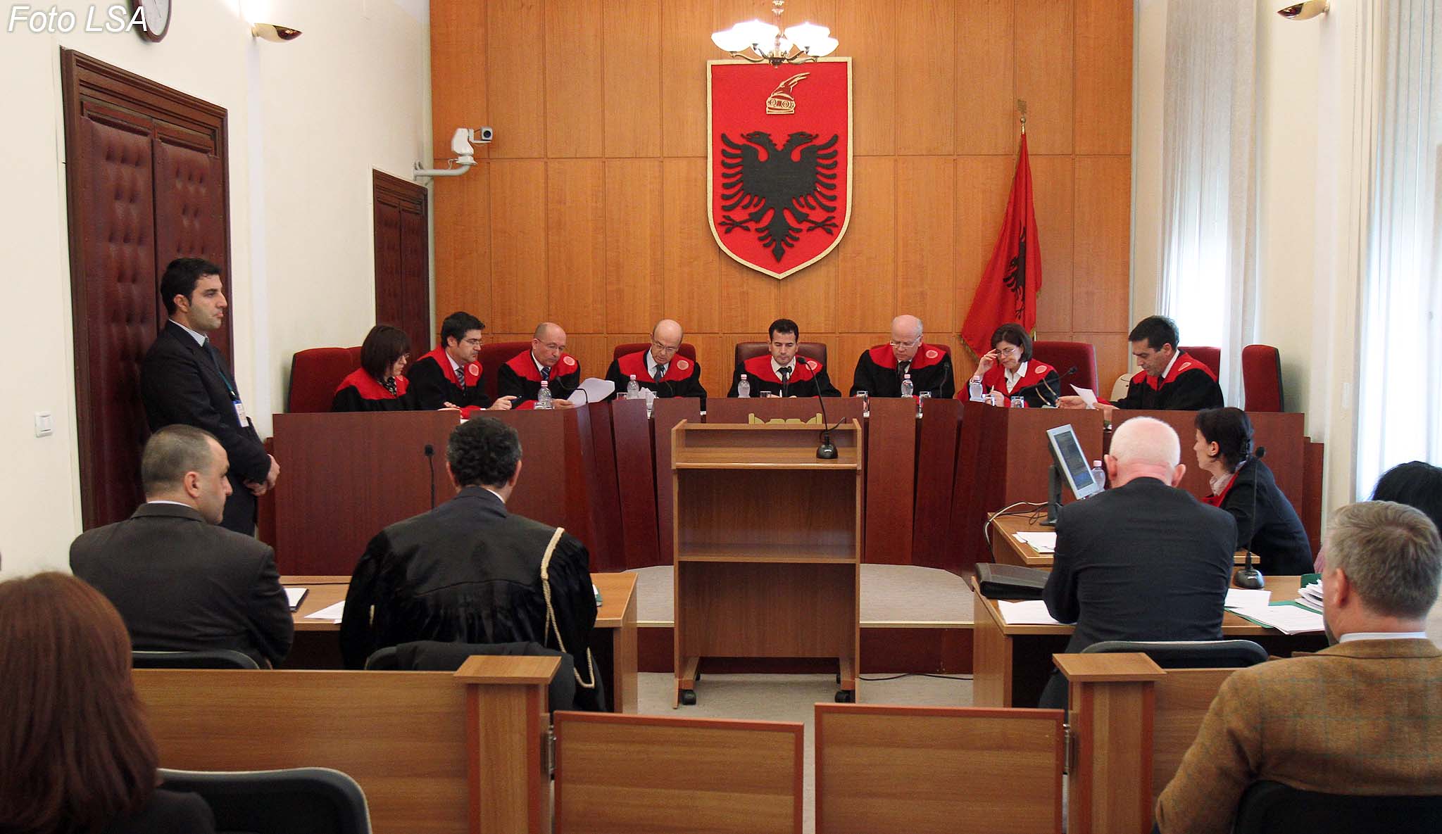 Kushtetuesja del me vendimin zyrtar për Vettingun