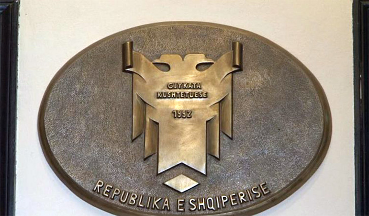 Rritja e taksave nga bashkia e Tiranës, Kushtetuesja rrëzon kërkesën e tregtarëve