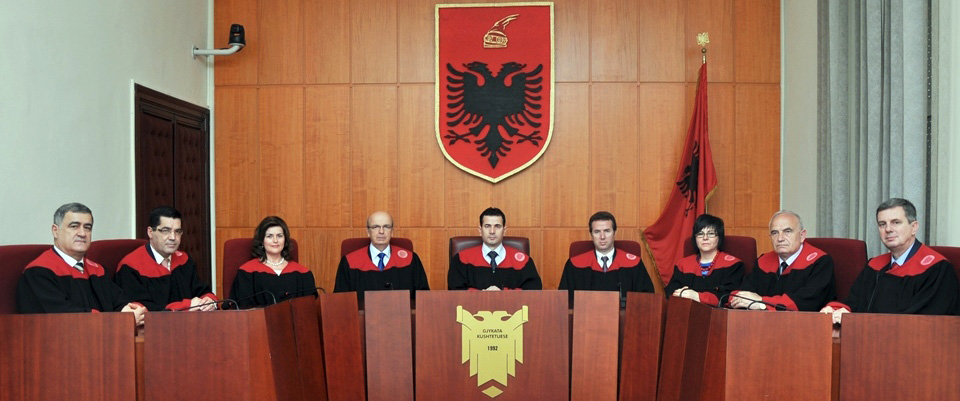Gjykata Kushtetuese shfuqizon nenet për masën e dënimit “armëmbajtje pa leje”
