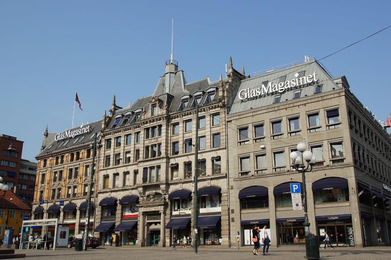 Norvegji, shqiptari kërcënon të hidhet nga çatia, ju refuzua azili