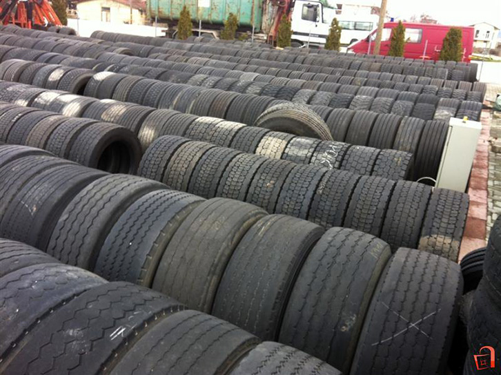 MBETJET E RREZIKSHME/ Koka: 10 kamionë me goma të përdorura janë futur në Shqipëri