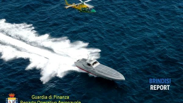 HERA E TRETË/Dështon flota e gomoneve, kapen 4 kuintalë drogë në Brindisi