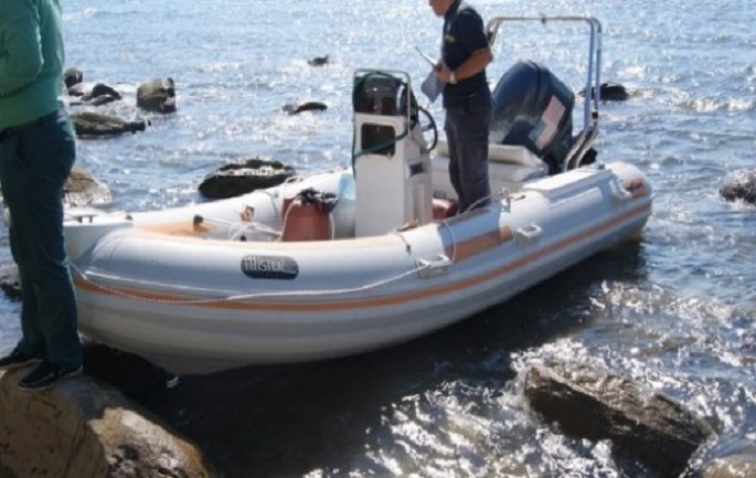 Bie zjarri në gomonen e policisë në Vlorë