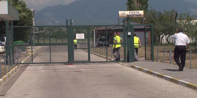 Çahet rrethimi në Aeroportin e Rinasit