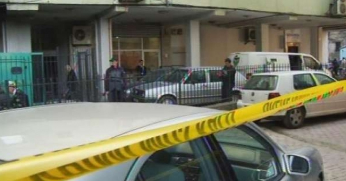 LAJMI I FUNDIT/ Grabitje me armë në një bankë në Vlorë