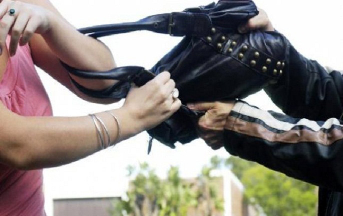 Grabitësi “trendy” i arkëtares së Ujësjellësit, lëvizte me makinë me qira