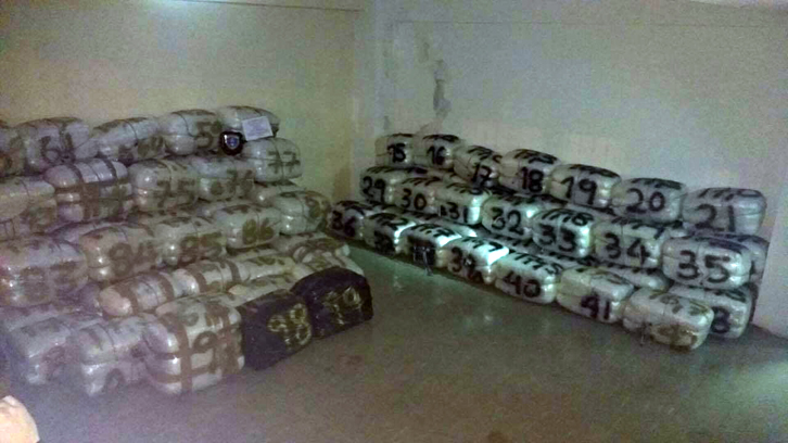 3 VIDEO/ Mediat greke përgënjeshtrojnë Policinë e Shtetit: Skafi me 2 ton drogë u nis nga Shqipëria