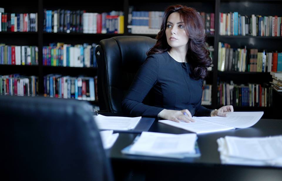 Grida Duma tregon “garën” për politikanen më seksi!