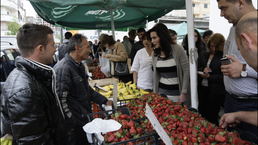 Grida Duma me shitësit e perimeve: Në dy vite u rrënuam