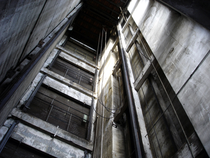 Durrës, bien në gropën e ashensorit, vdes 15-vjeçari palgoset 44-vjeçari