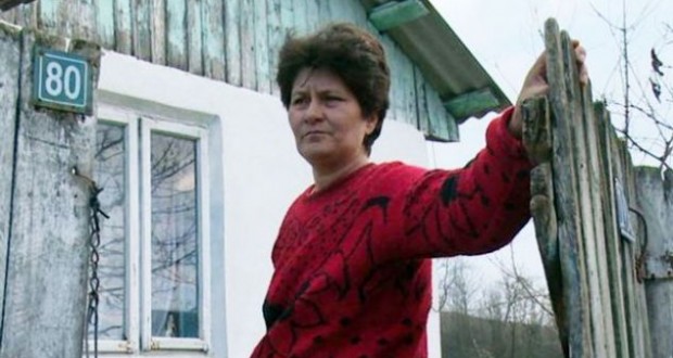 Ia shkul testikujt burrit pasi nuk i solli lule për 8 mars