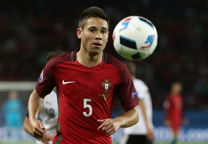 EURO 2016/ UEFA publikon listën e lojtarëve që shpërthyen, mes tyre dhe një shqiptar