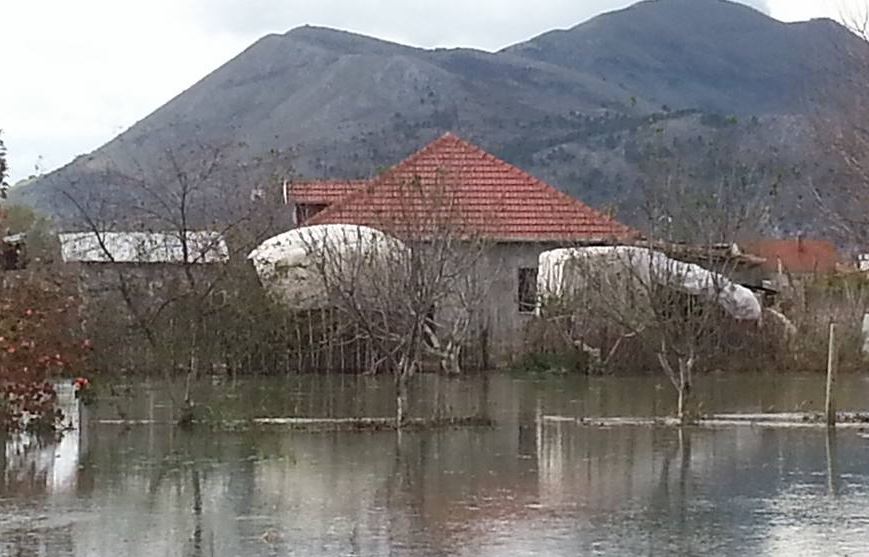 FOTO/Gjiknuri përmbyt një fshat për 5 minuta
