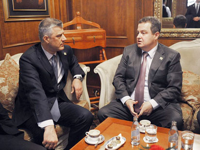 Samiti “Western Balkans 6”në Prishtinë, Ivica Daçiç pi kafe me Hashim Thaçin