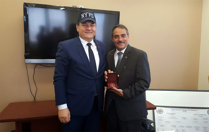 FOTO/ SHBA “i ha kokën” Haki Çakos