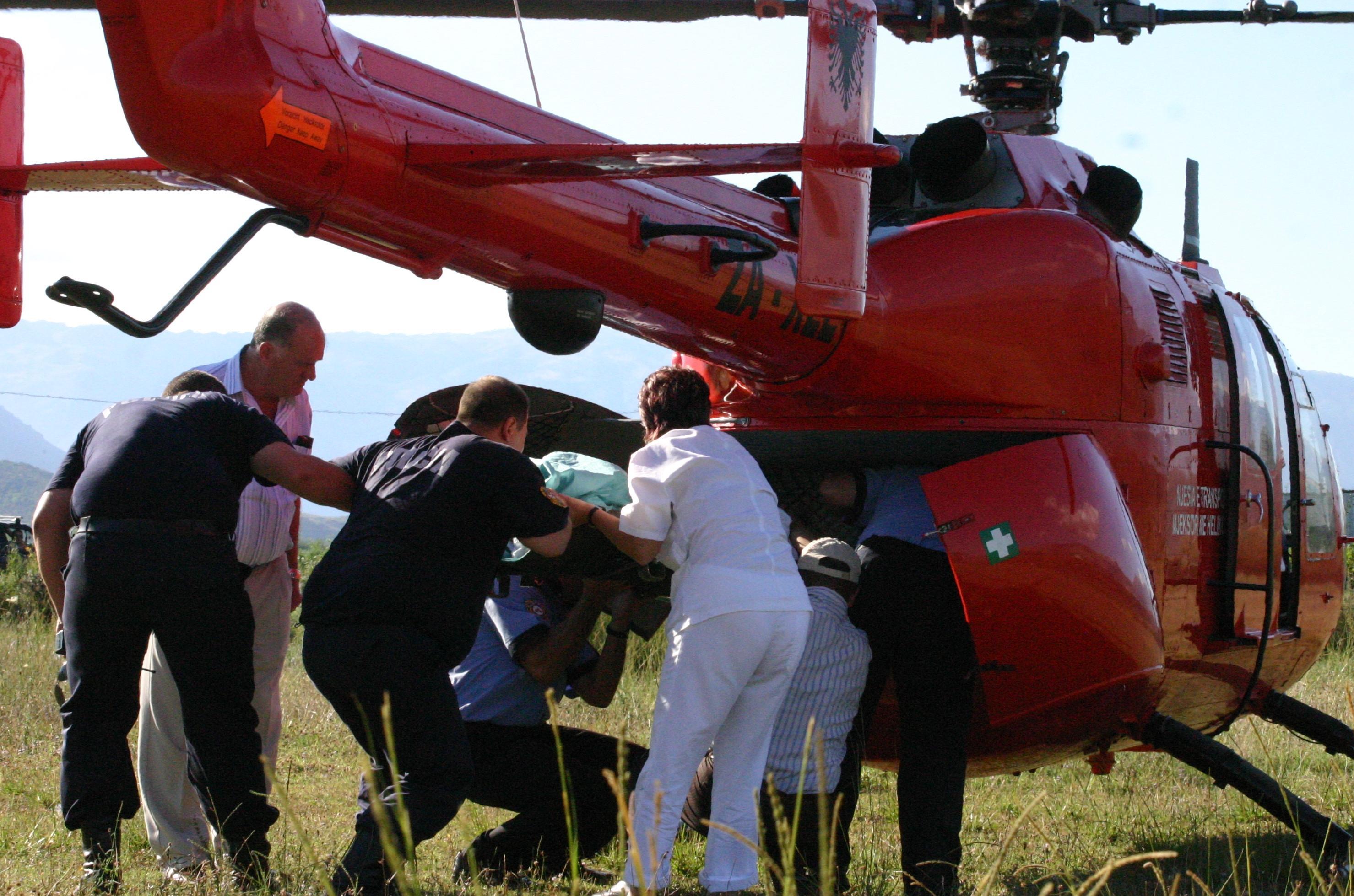 Sarandë, bie në sheshin e ndërtimit, në gjendje të rëndë 50-vjeçarja