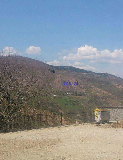 FOTO/ Dëshmitarët: Helikopteri fluturoi disa herë mbi Peshkopi e Tropojë!