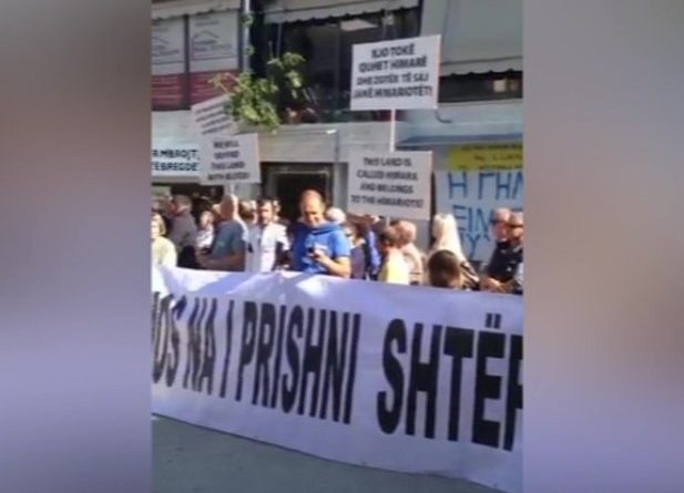 Protestë në Himarë kundër prishjes së banesave