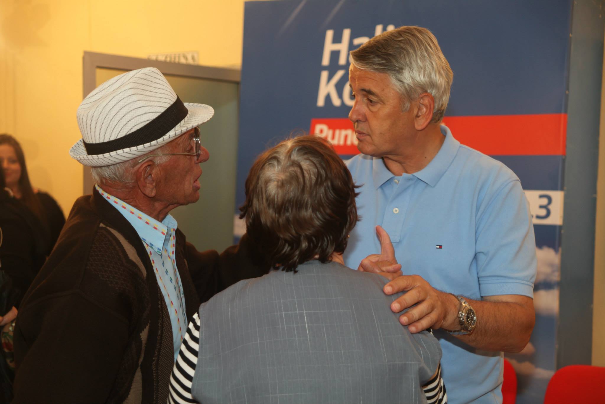 Doktor Kosova emocionohet dhe përlotet nga vlerësimet e banorëve për atë dhe punën e tij